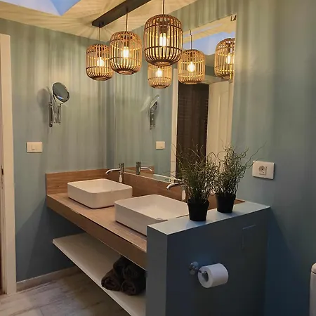 Дом отдыха Nuria, Con Piscina Privada *