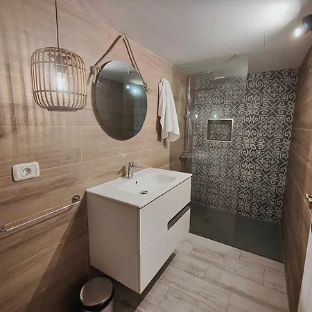 Дом отдыха Nuria, Con Piscina Privada