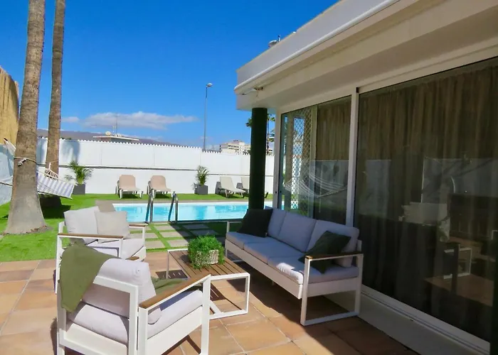 Nuria, Con Piscina Privada