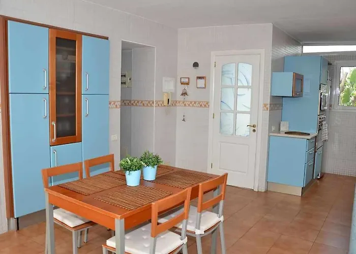 Будинок відпочинку Nuria, Con Piscina Privada