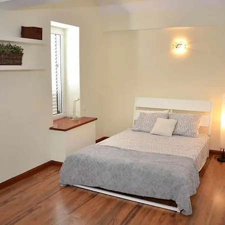 Nuria, Con Piscina Privada Nyaraló *