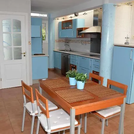 Nuria, Con Piscina Privada Nyaraló