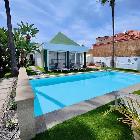 Сasa de vacaciones Nuria, Con Piscina Privada