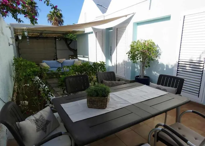 Nuria, Con Piscina Privada