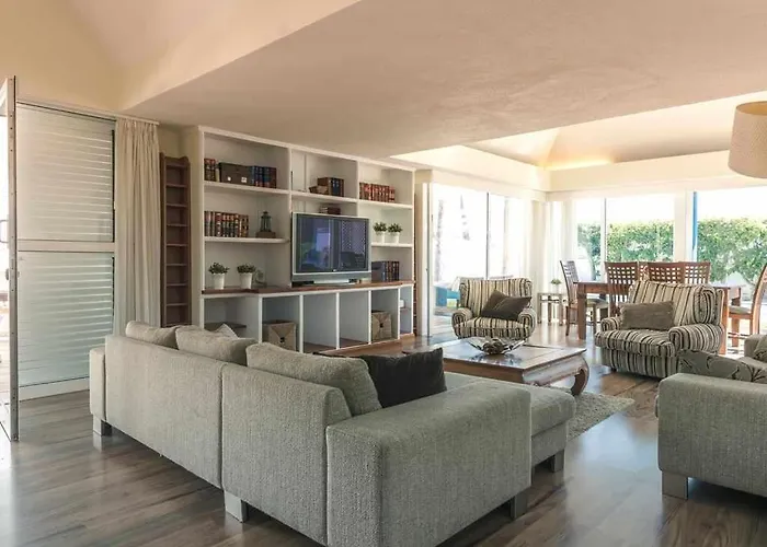 Nuria, Con Piscina Privada