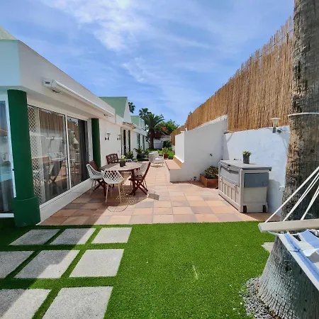 Nuria, Con Piscina Privada Casa de Férias *