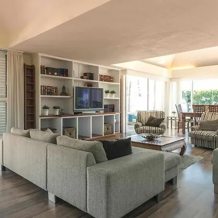 Nuria, Con Piscina Privada