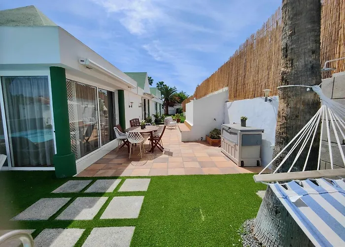 Nuria, Con Piscina Privada Casa de Férias *